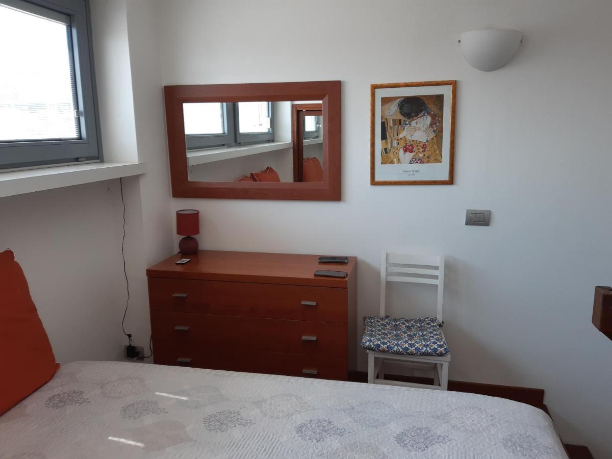 Trilocale Moderno In Centro Citta Apartment Turin Bagian luar foto