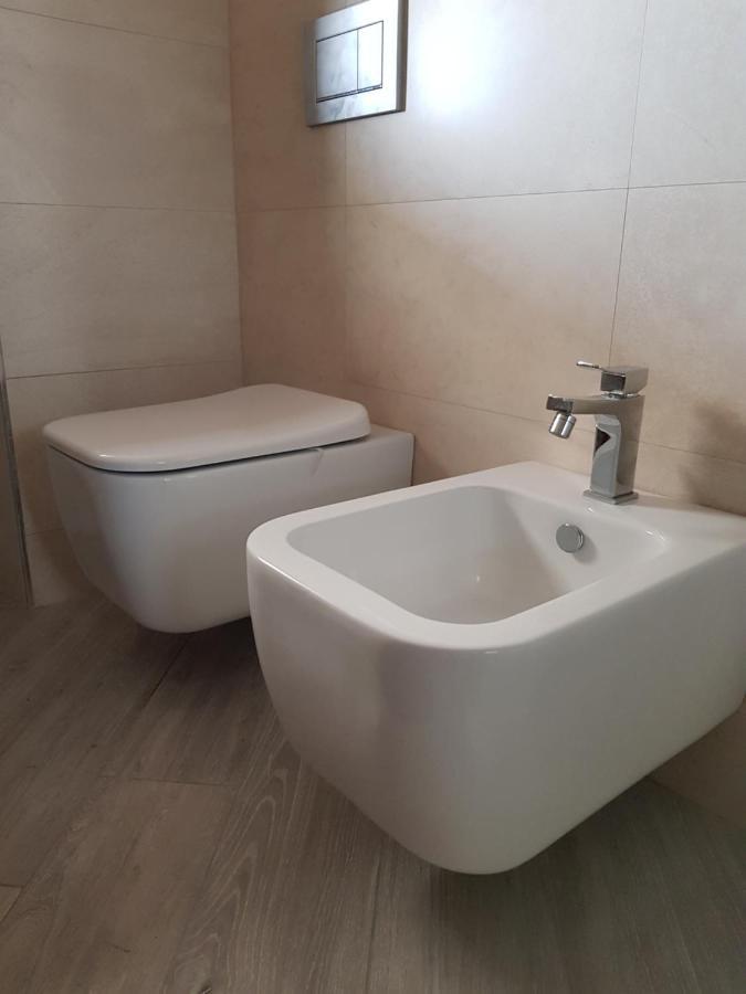 Trilocale Moderno In Centro Citta Apartment Turin Bagian luar foto